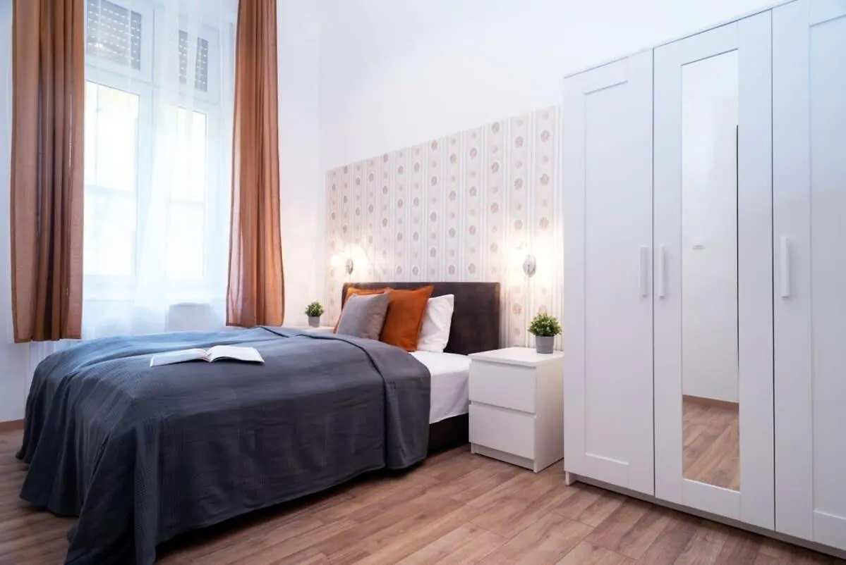 Central Apartment In Front Of The Synagogue Budapest